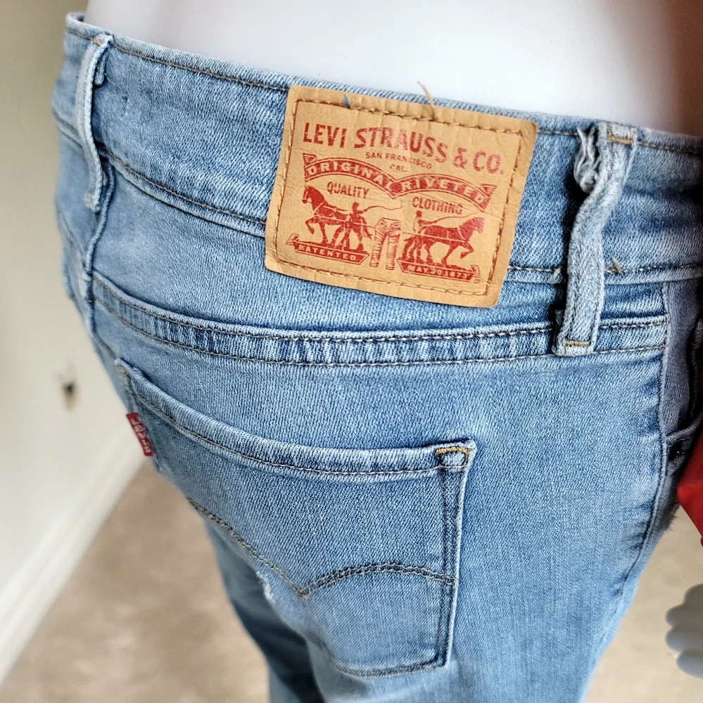 Levi's 711 Skinny Women's Ripped Denim Jeans Size 31 - Picture 2 of 14
